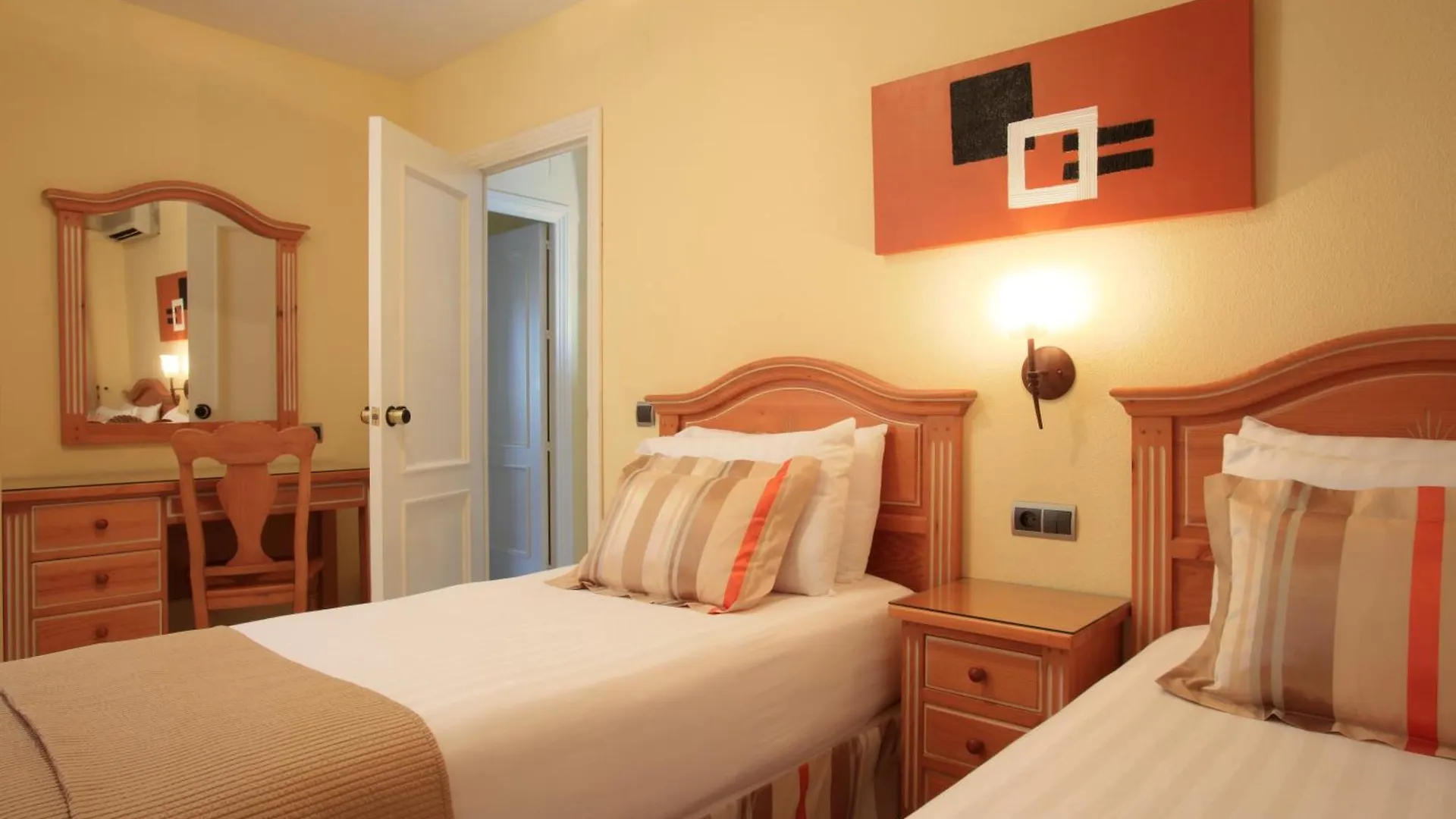 Macdonald Doña Lola Resort La Cala De Mijas 0*,  España