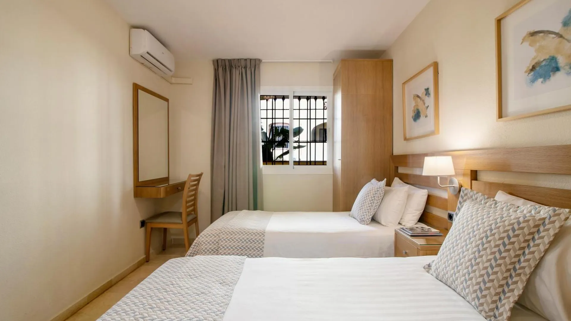 Macdonald Doña Lola Resort La Cala De Mijas 0*,  España
